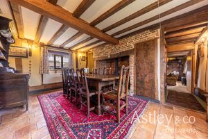 dining- click for photo gallery